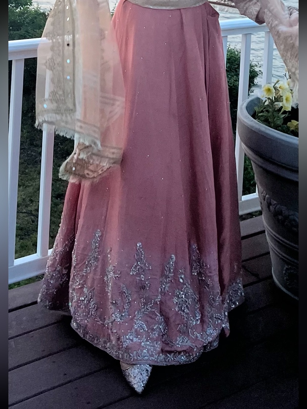 Pakistani lehnga heavy embroidery- Embroidered Peach Formal Dress size small - Picture 4 of 4